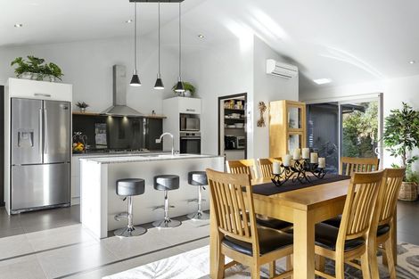 Photo of property in 21 Stewart Glen, Acacia Bay, Taupo, 3385