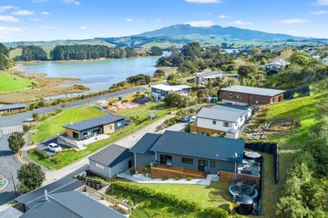 Photo of property in 5a Harakeke Place, Raglan, 3225