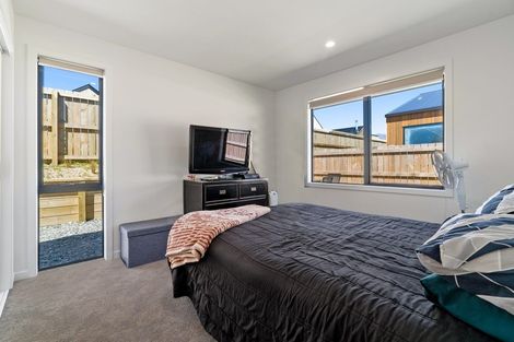 Photo of property in 11 Obelisk Street, Wanaka, 9305