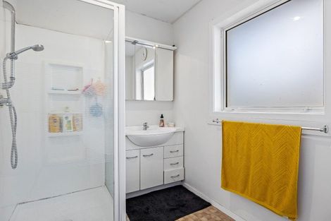 Photo of property in 2/34 Greers Road, Burnside, Christchurch, 8041