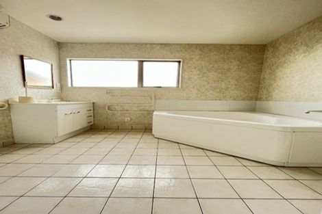 Photo of property in 2 Glengavel Grove, Papakowhai, Porirua, 5024