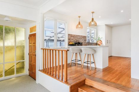 Photo of property in 100 Forest Lake Road, Forest Lake, Hamilton, 3200