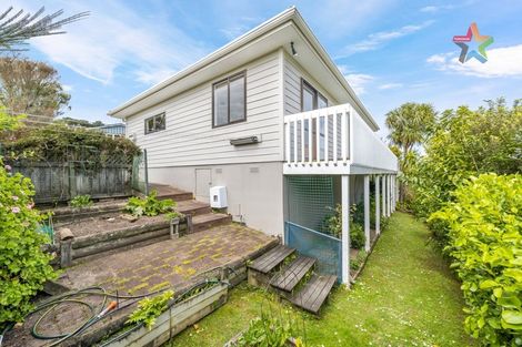 Photo of property in 42 Matuhi Street, Tirohanga, Lower Hutt, 5010