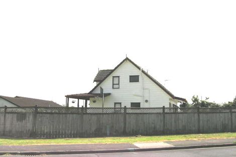 Photo of property in 2/107 Santiago Crescent, Unsworth Heights, Auckland, 0632