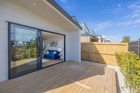 Photo of property in 21 John Gray Street, Papakura, 2110