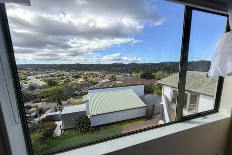 Photo of property in 8 Ngahere Views, Orewa, 0931