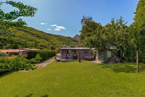 Photo of property in 22 Cardigan Street, Arrowtown, 9302