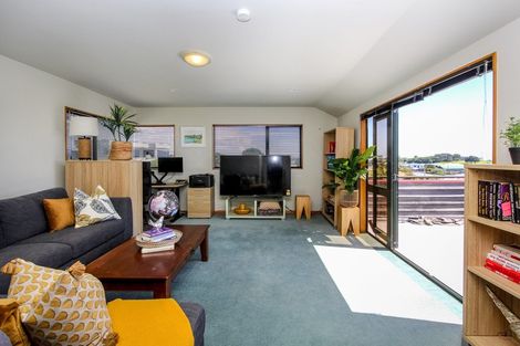 Photo of property in 3 Chatswood Grove, Fitzroy, New Plymouth, 4312