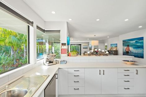 Photo of property in 12 Riverside Drive, Point Wells, 0986