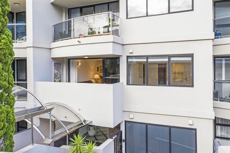 Photo of property in 1i/175 Hurstmere Road, Takapuna, Auckland, 0622