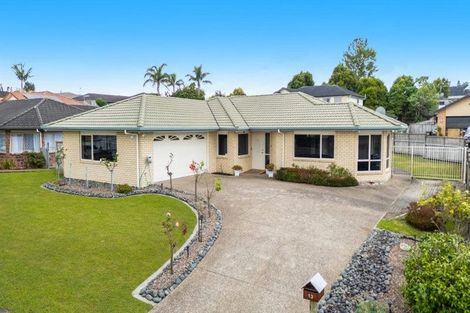 Photo of property in 13 Parkhaven Drive, Rosehill, Papakura, 2113
