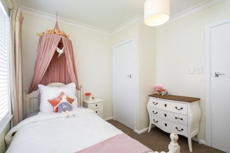 Photo of property in 2 Lovat Street, Havelock North, 4130