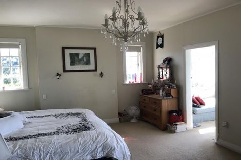 Photo of property in 9 Wadestown Road, Wadestown, Wellington, 6012