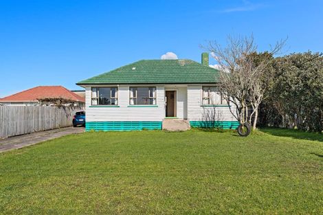 Photo of property in 72 Kelman Road, Kelston, Auckland, 0602