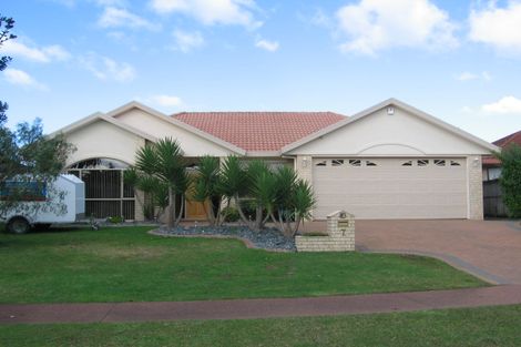 Photo of property in 7 Connemara Court, West Harbour, Auckland, 0618