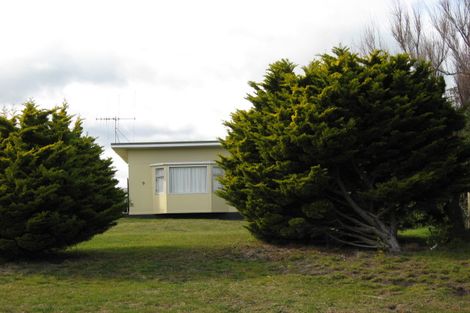 Photo of property in 9 Drake Street, Waikawa Beach, Manakau, 5573