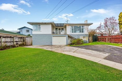 Photo of property in 26 Ray Small Drive, Papakura, 2110