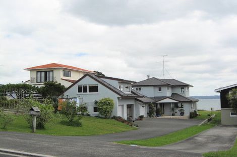 Photo of property in 64 Tindalls Bay Road, Tindalls Beach, Whangaparaoa, 0930
