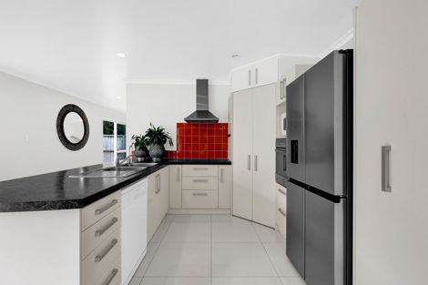 Photo of property in 24 Moulton Street, Moturoa, New Plymouth, 4310