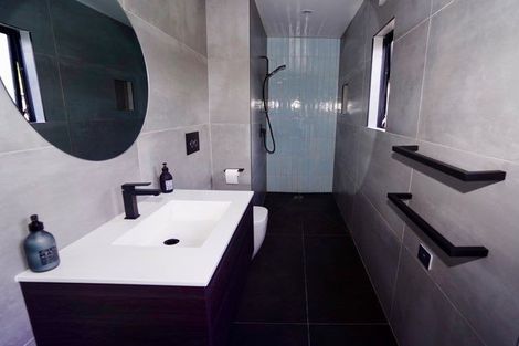 Photo of property in 2 Justin Place, Te Atatu Peninsula, Auckland, 0610