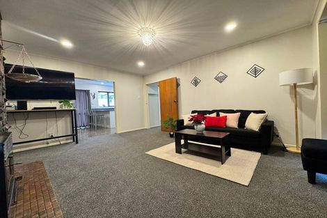 Photo of property in 7 Golf Road, New Lynn, Auckland, 0600