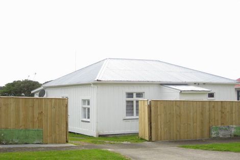 Photo of property in 13 Moturoa Street, Moturoa, New Plymouth, 4310
