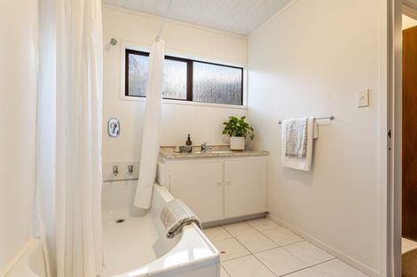 Photo of property in 2/40 Evans Road, Glen Eden, Auckland, 0602