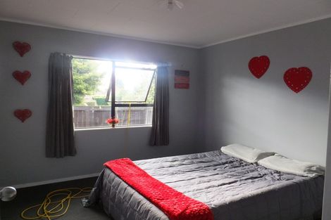 Photo of property in 570 Weymouth Road, Weymouth, Auckland, 2103