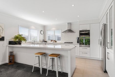 Photo of property in 27 Lynley Park Drive, Omokoroa, 3114