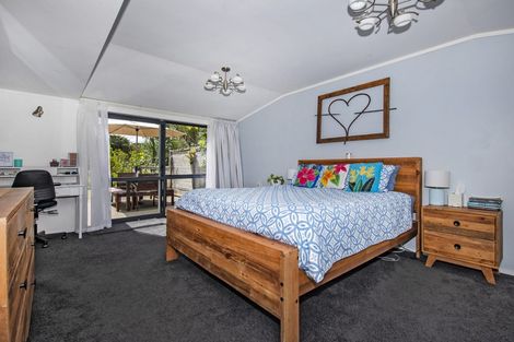 Photo of property in 150a One Tree Point Road, One Tree Point, 0118