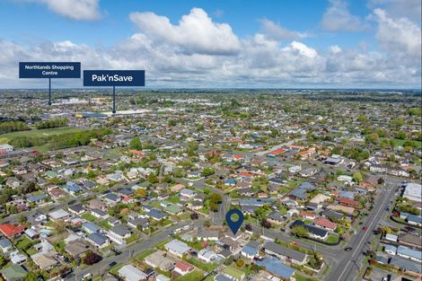 Photo of property in 5 Norrie Street, Redwood, Christchurch, 8051