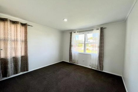 Photo of property in 12 Keats Place, Blockhouse Bay, Auckland, 0600