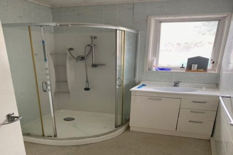 Photo of property in 70 Hellyers Street, Birkdale, Auckland, 0626