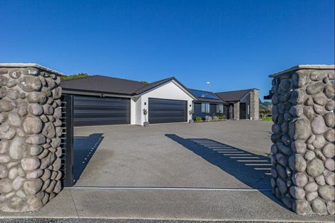 Photo of property in 63 Ohau Gravels Way, Ohau, Levin, 5570