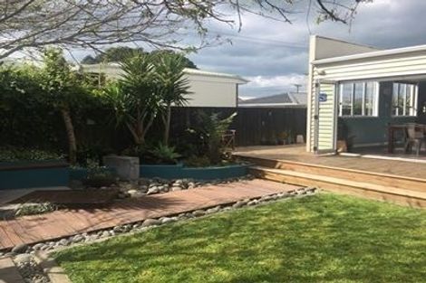 Photo of property in 22 Sackville Street, Fitzroy, New Plymouth, 4312