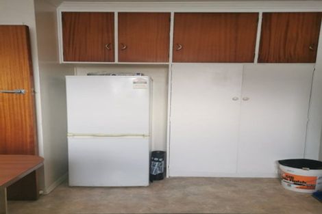 Photo of property in 42 Gibbons Street, Upper Hutt Central, Upper Hutt, 5018