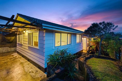 Photo of property in 61 Sunline Avenue, Massey, Auckland, 0614
