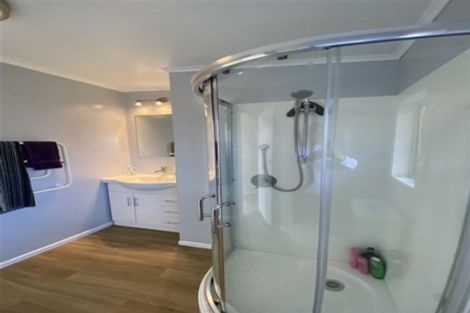 Photo of property in 5 Oak Avenue, Nawton, Hamilton, 3200