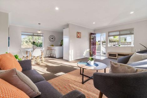 Photo of property in 1/3 Helga Crescent, Te Atatu Peninsula, Auckland, 0610