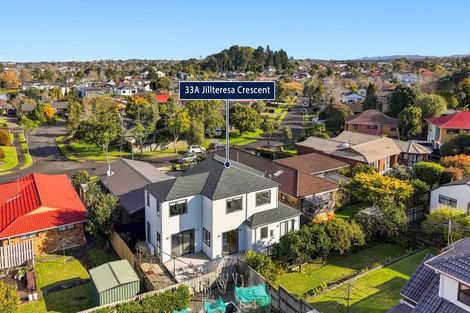 Photo of property in 33a Jillteresa Crescent, Half Moon Bay, Auckland, 2012