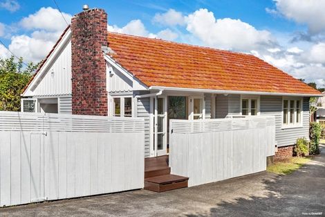 Photo of property in 1/472 East Coast Road, Windsor Park, Auckland, 0630