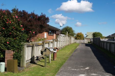 Photo of property in 2/46 West Fairway, Golflands, Auckland, 2013