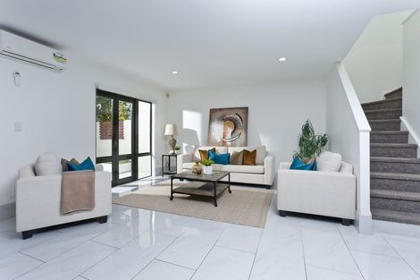 Photo of property in 3/26 Pannill Place, Oteha, Auckland, 0632