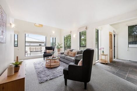 Photo of property in 98c Northland Road, Northland, Wellington, 6012