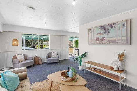 Photo of property in 198 Tutere Street, Waikanae Beach, Waikanae, 5036