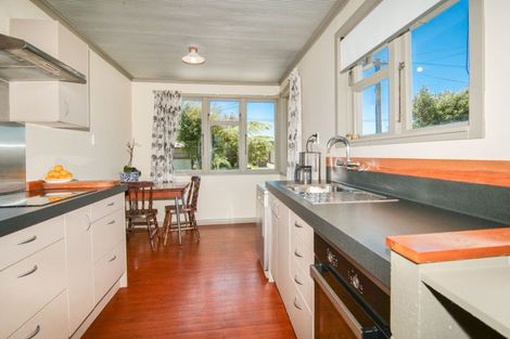 Photo of property in 82 Wakefield Street, Westport, 7825