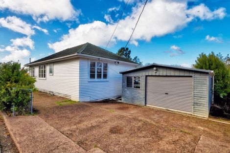 Photo of property in 1 Trojan Crescent, New Lynn, Auckland, 0600