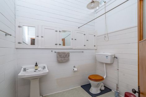 Photo of property in 2/14 Seddon Street, Carterton, 5713