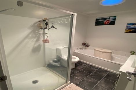 Photo of property in 57 Becker Drive, Weymouth, Auckland, 2103