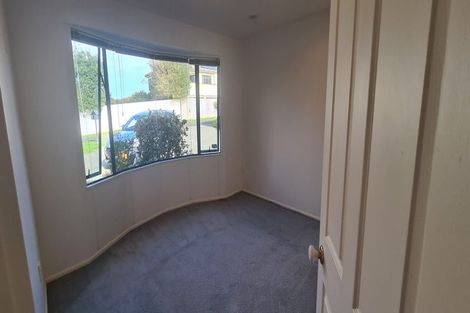 Photo of property in 4 Savoy Road, Orewa, 0931